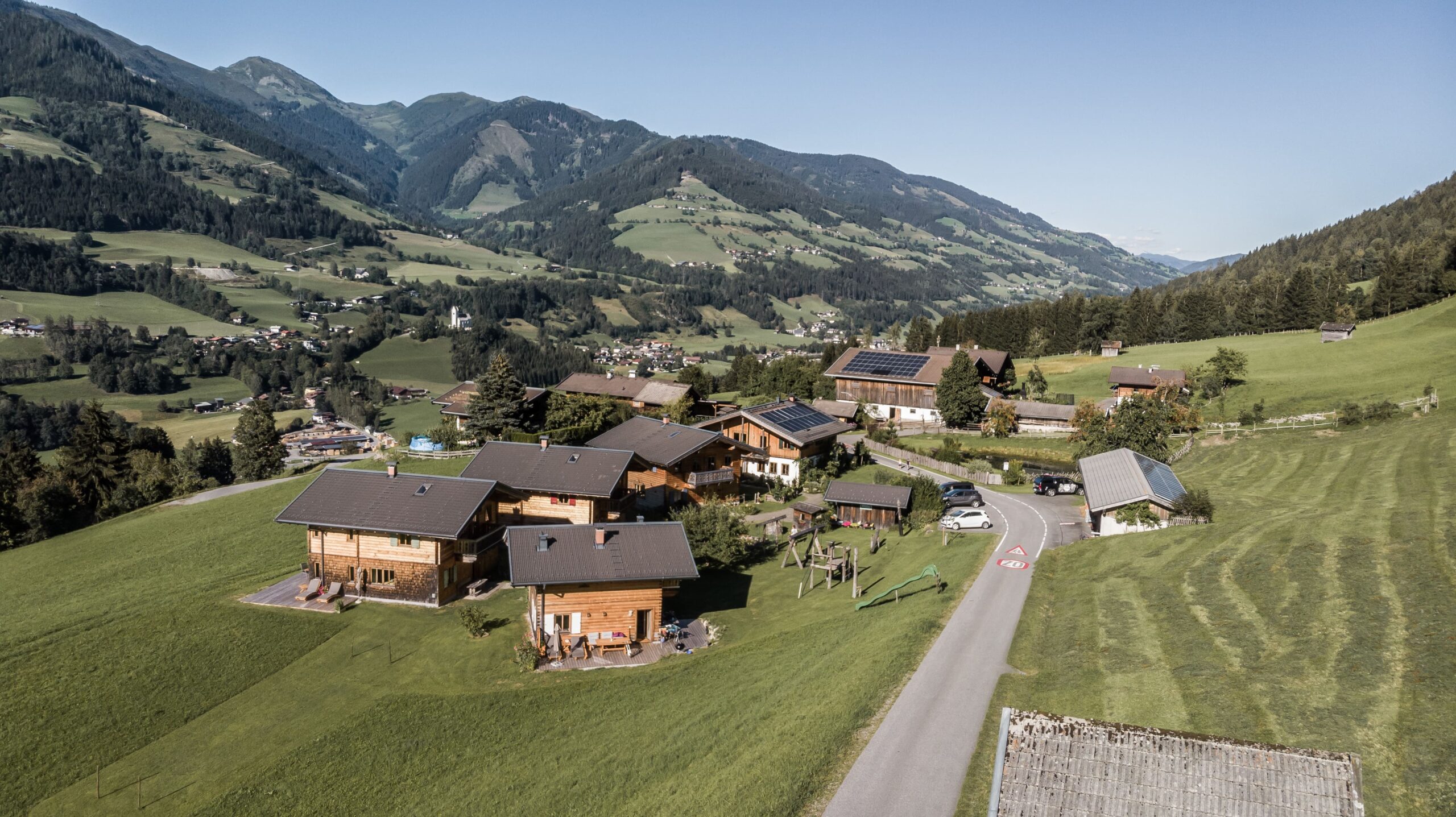 Abendstimmung mit Feuer und Musik bei Alpenglut